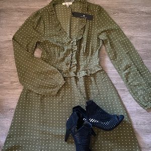 Le lis olive Polk a dot dress.